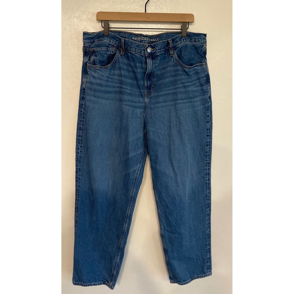 American Eagle Outfitters Women's Size 18 Mom Jeans Medium Wash Relaxed Fit